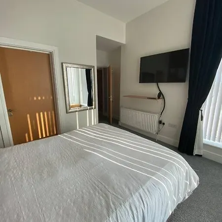 3 Bedroom Penthouse Apartment In Larne Exterior photo
