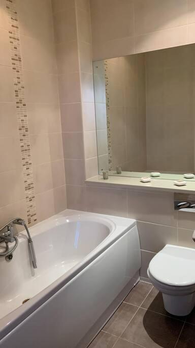3 Bedroom Penthouse In Apartment *