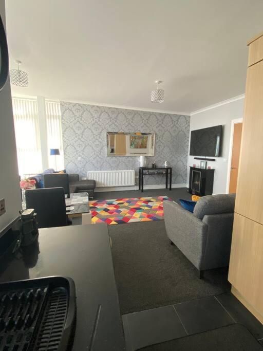 Apartment 3 Bedroom Penthouse In *